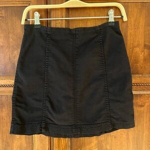 Free People Black Mini Skirt |Size 4 |Zipper in back |Great Condition| Preowned
